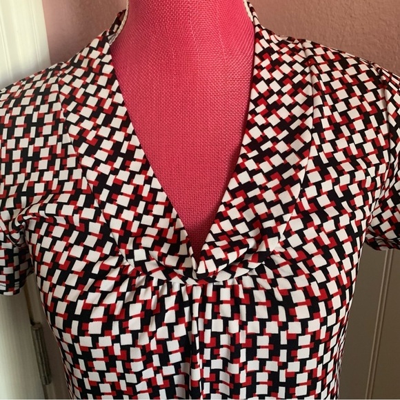 Red/Black/White Checked Knee Length DKNY Shift Dress, size S - Picture 2 of 8